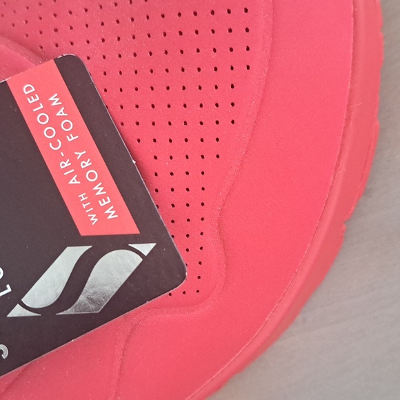 Shoes - Picture 5 of 7